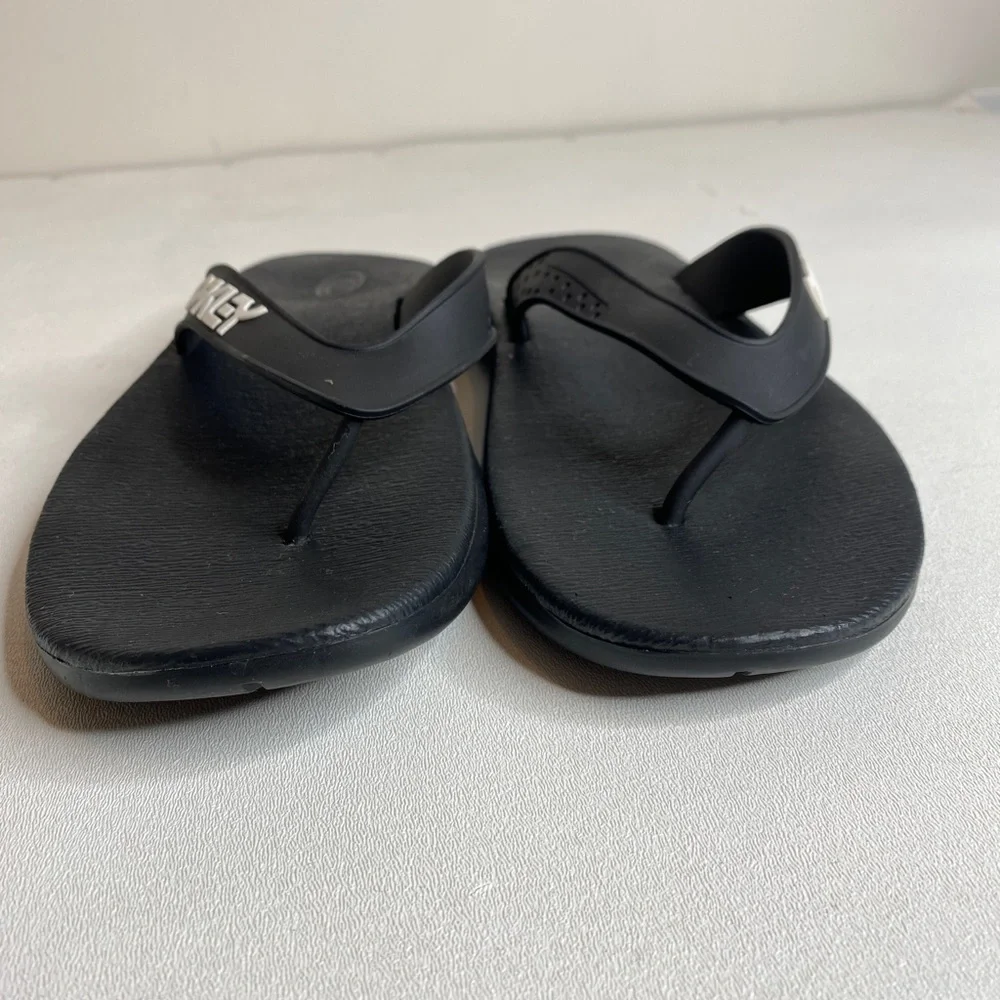 NWOT Oakley B1B Flip Flop black sandals men’s size 13